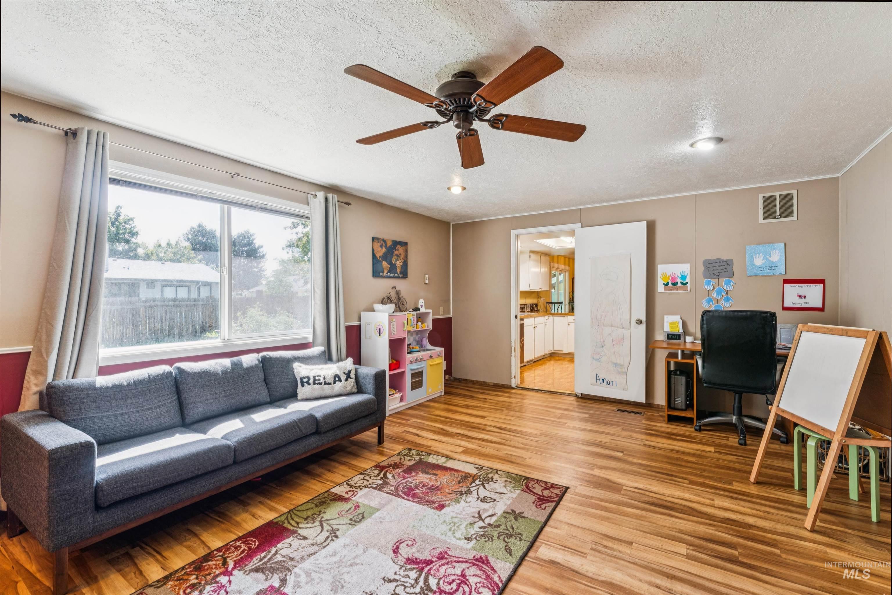 10319 W Ardyce Street, Boise, Idaho 83704, 3 Bedrooms, 2 Bathrooms, Residential For Sale, Price $425,000, 98961236