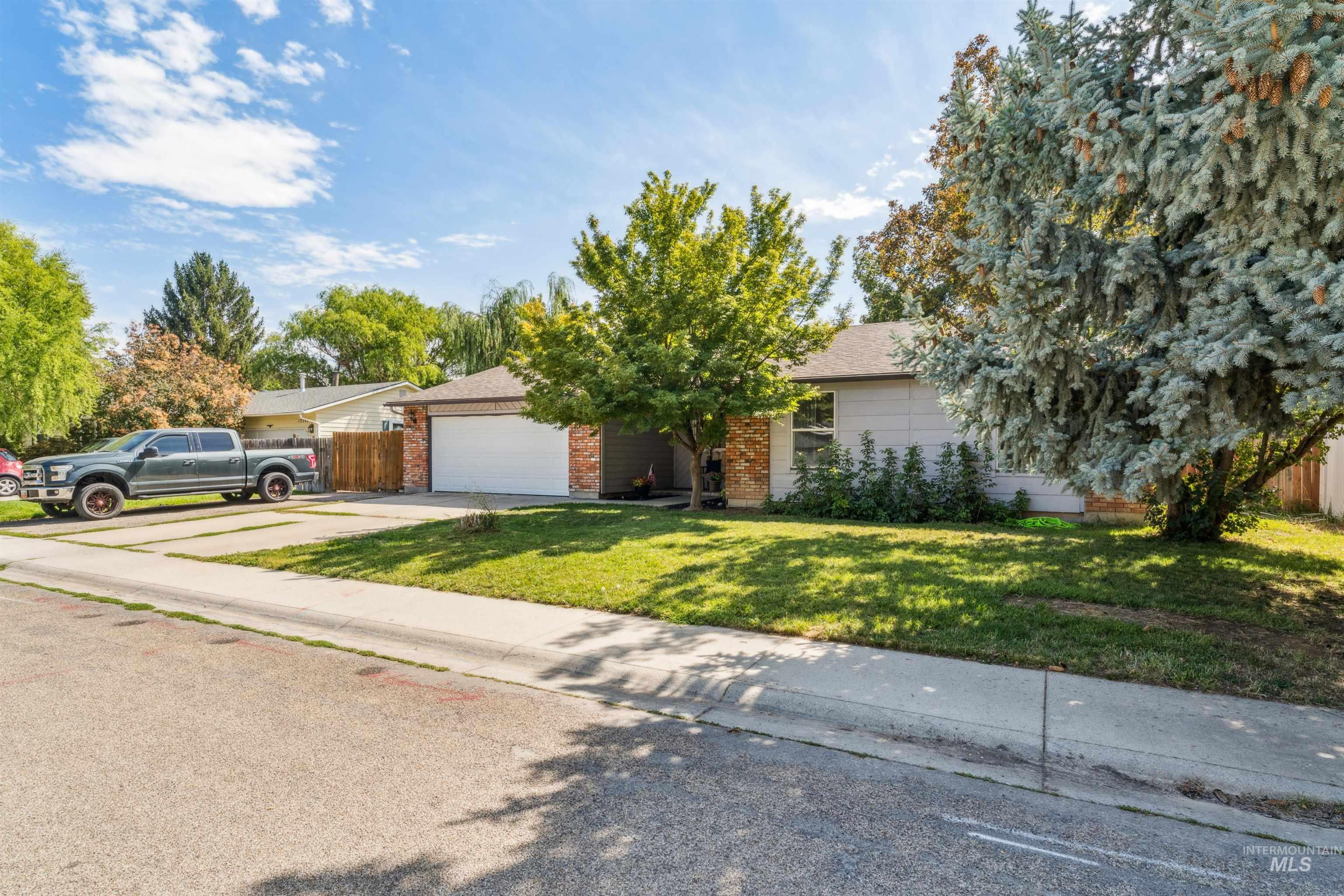 10319 W Ardyce Street, Boise, Idaho 83704, 3 Bedrooms, 2 Bathrooms, Residential For Sale, Price $425,000, 98961236