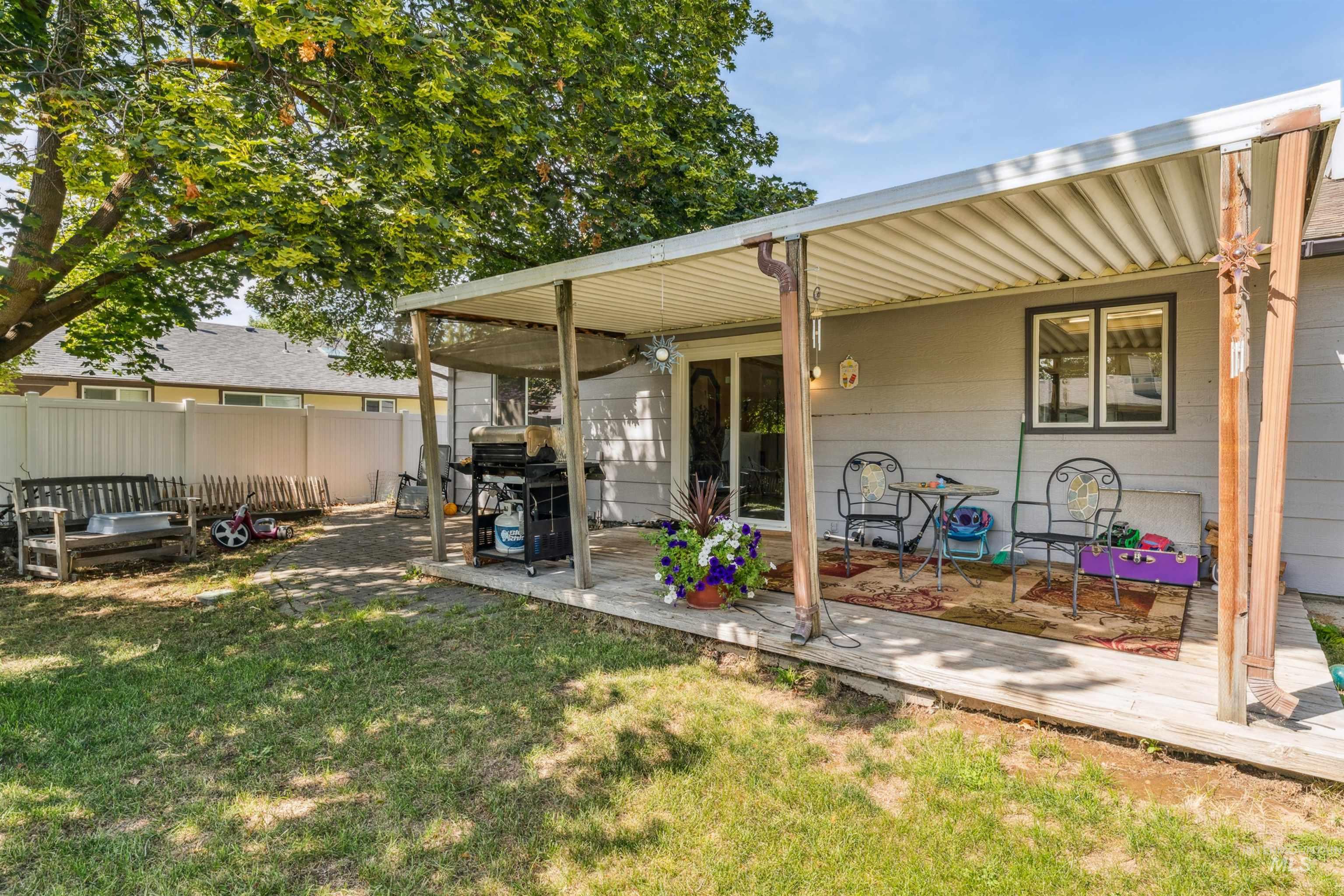 10319 W Ardyce Street, Boise, Idaho 83704, 3 Bedrooms, 2 Bathrooms, Residential For Sale, Price $425,000, 98961236