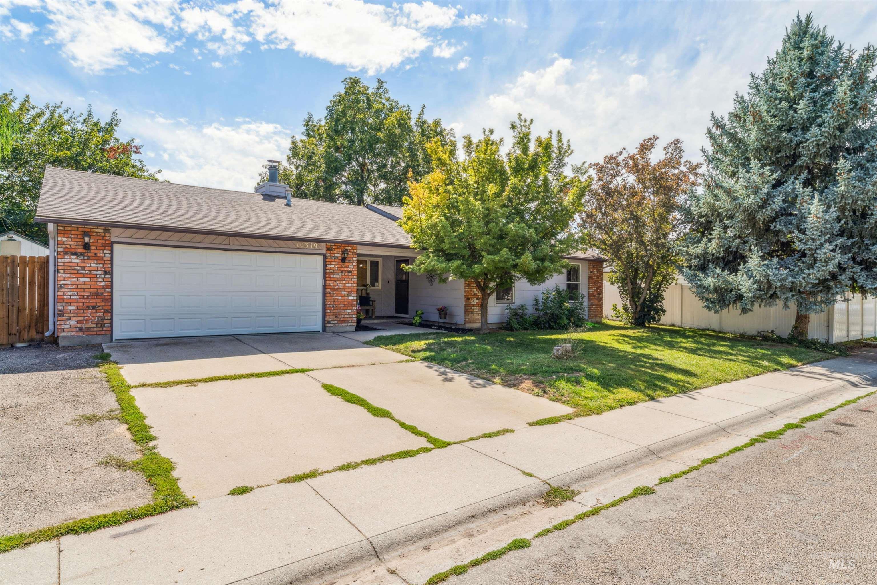 10319 W Ardyce Street, Boise, Idaho 83704, 3 Bedrooms, 2 Bathrooms, Residential For Sale, Price $425,000, 98961236
