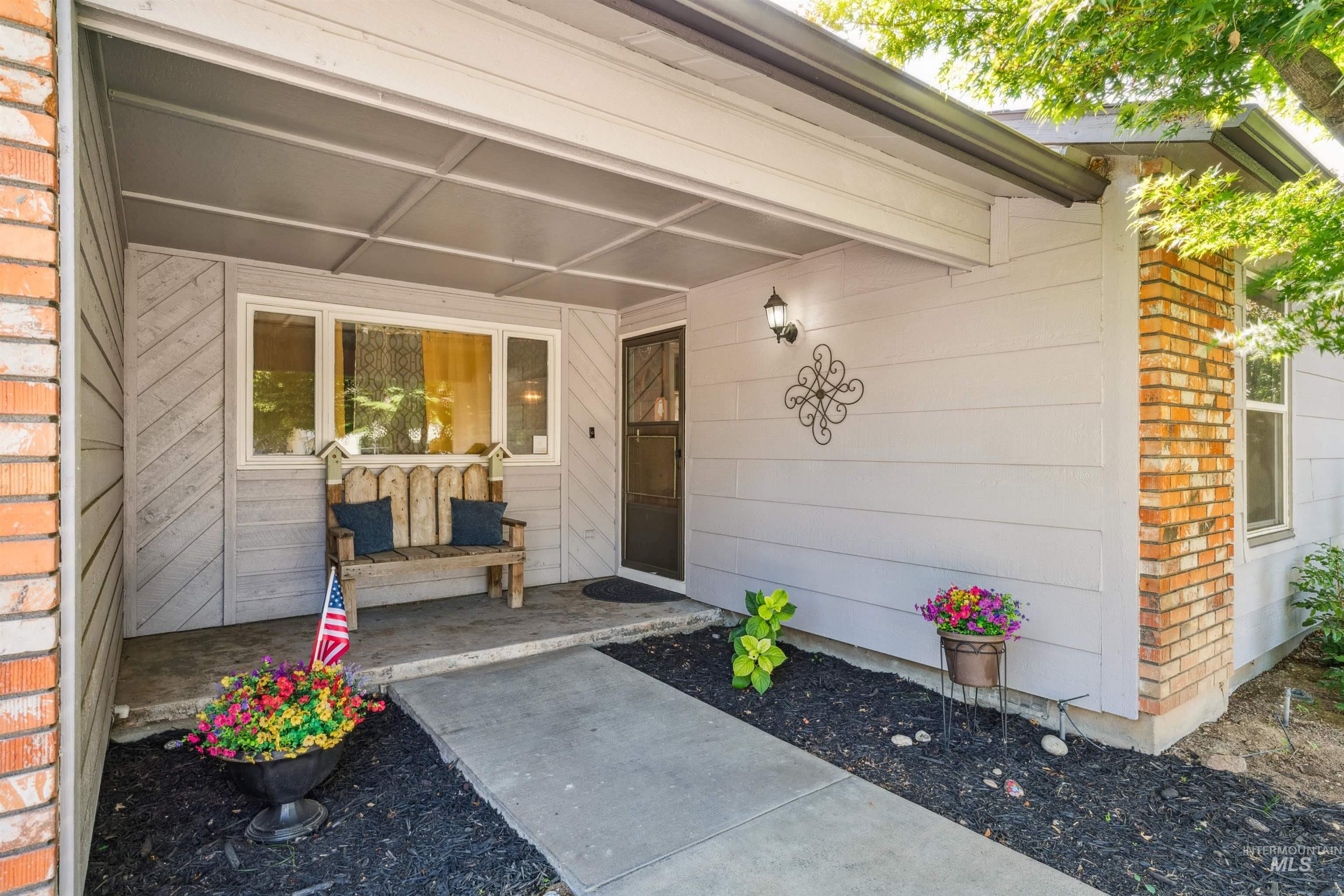 10319 W Ardyce Street, Boise, Idaho 83704, 3 Bedrooms, 2 Bathrooms, Residential For Sale, Price $425,000, 98961236