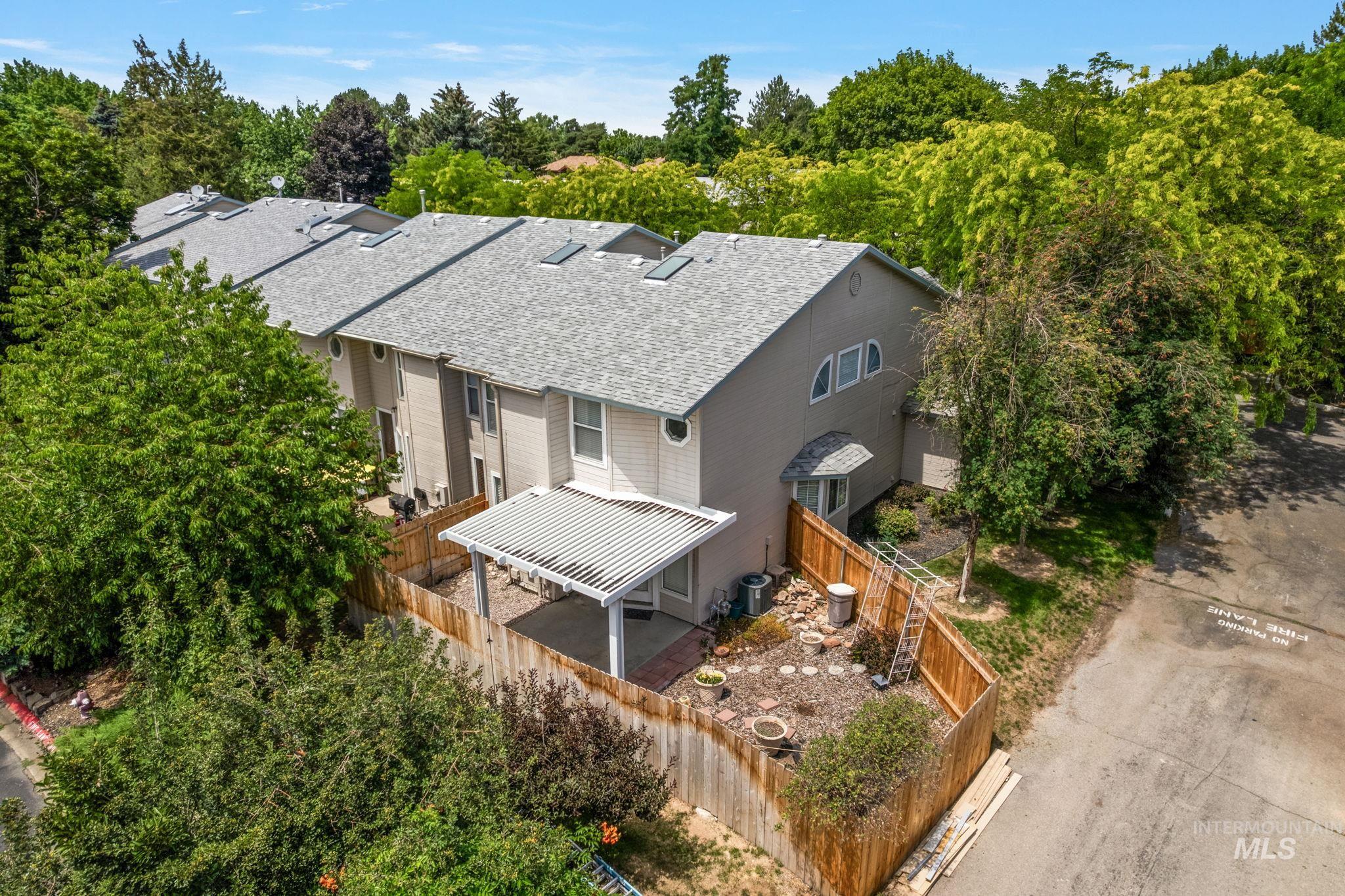 Aerial view of property and surrounding area