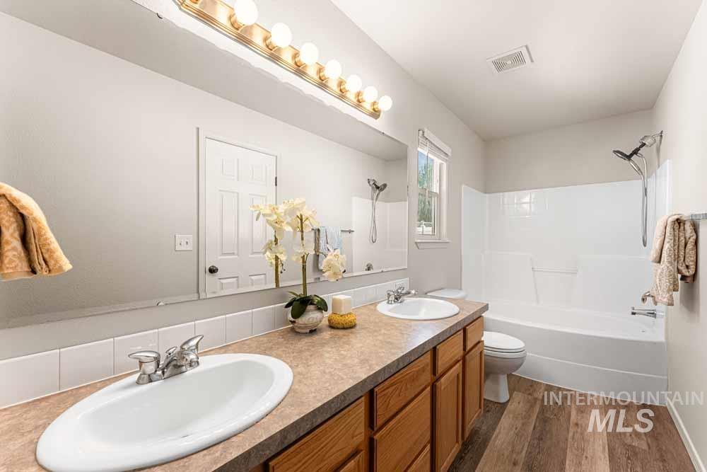 5864 S Mandolin Place, Boise, Idaho 83709, 3 Bedrooms, 2 Bathrooms, Residential For Sale, Price $449,900, 98961242