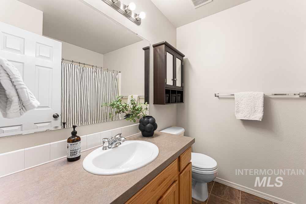 5864 S Mandolin Place, Boise, Idaho 83709, 3 Bedrooms, 2 Bathrooms, Residential For Sale, Price $449,900, 98961242