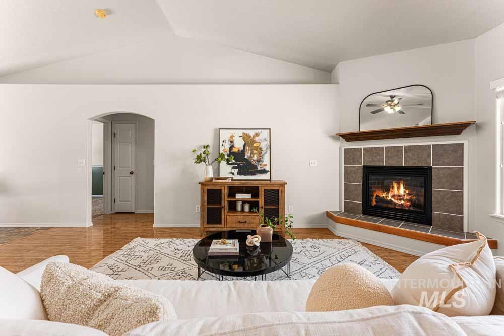 5864 S Mandolin Place, Boise, Idaho 83709, 3 Bedrooms, 2 Bathrooms, Residential For Sale, Price $449,900, 98961242