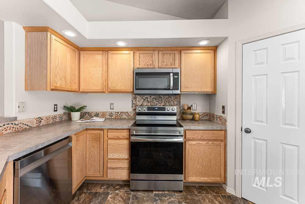 5864 S Mandolin Place, Boise, Idaho 83709, 3 Bedrooms, 2 Bathrooms, Residential For Sale, Price $449,900, 98961242
