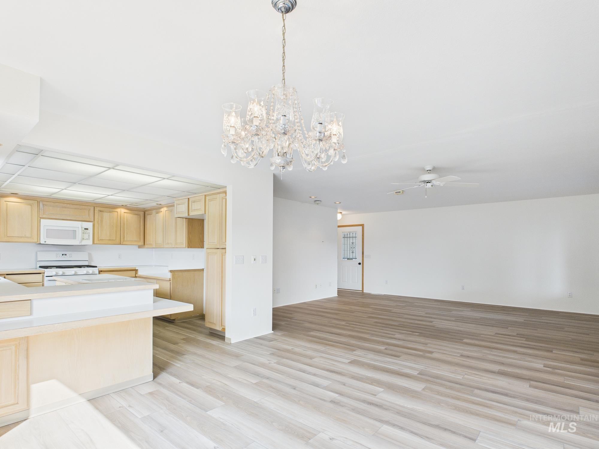 3507 10th Street, Lewiston, Idaho 83501, 2 Bedrooms, 2 Bathrooms, Residential For Sale, Price $449,000, 98961248