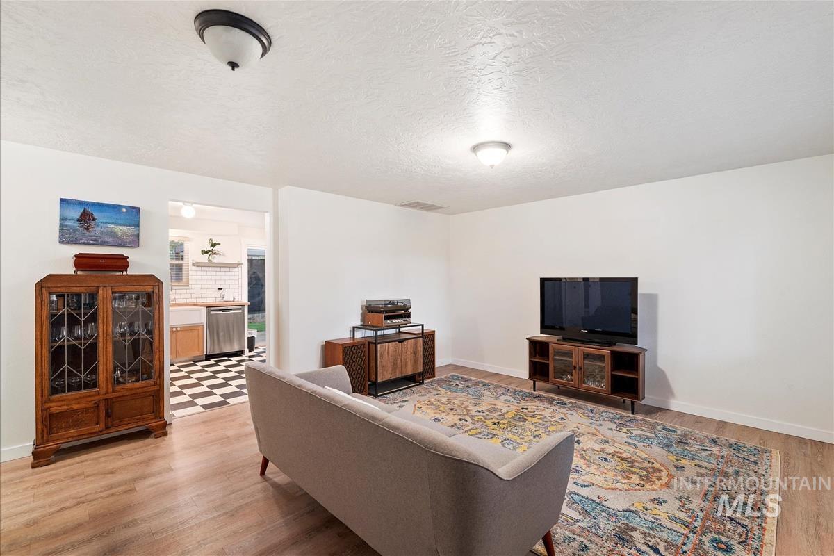 1467 S Grant Ave., Boise, Idaho 83706, 2 Bedrooms, 1 Bathroom, Residential For Sale, Price $419,900, 98961250