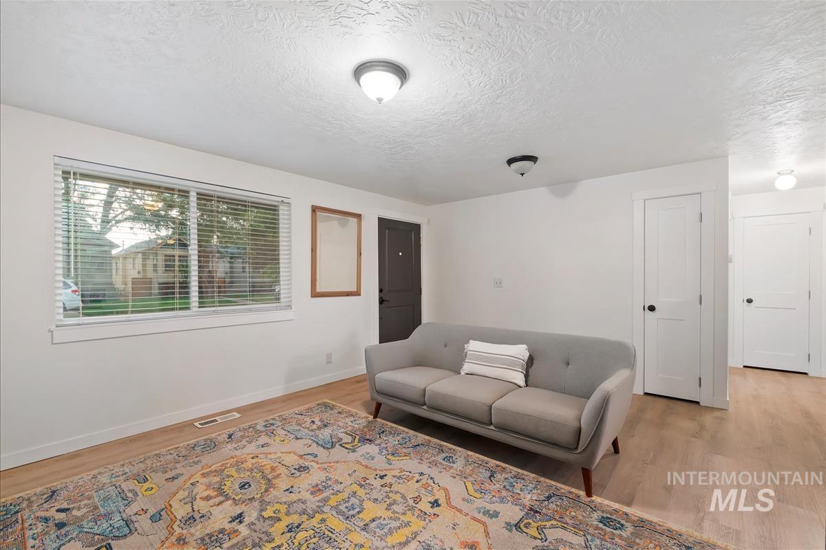 1467 S Grant Ave., Boise, Idaho 83706, 2 Bedrooms, 1 Bathroom, Residential For Sale, Price $419,900, 98961250