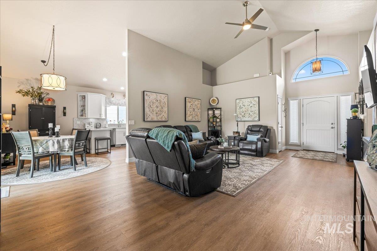 10395 McKinley St, Nampa, Idaho 83687, 3 Bedrooms, 2 Bathrooms, Residential For Sale, Price $470,000, 98961256