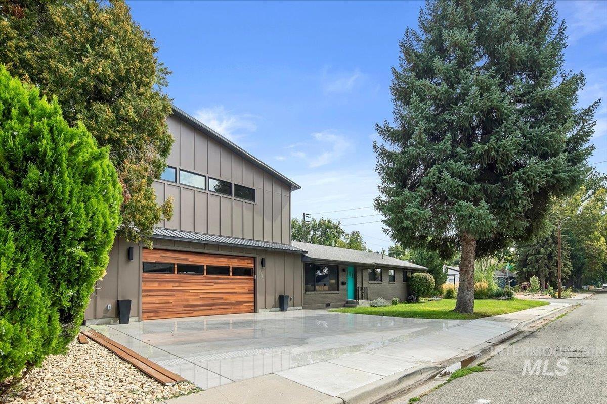 2106 N 32nd, Boise, Idaho 83703, 4 Bedrooms, 2 Bathrooms, Residential For Sale, Price $749,900, 98961258