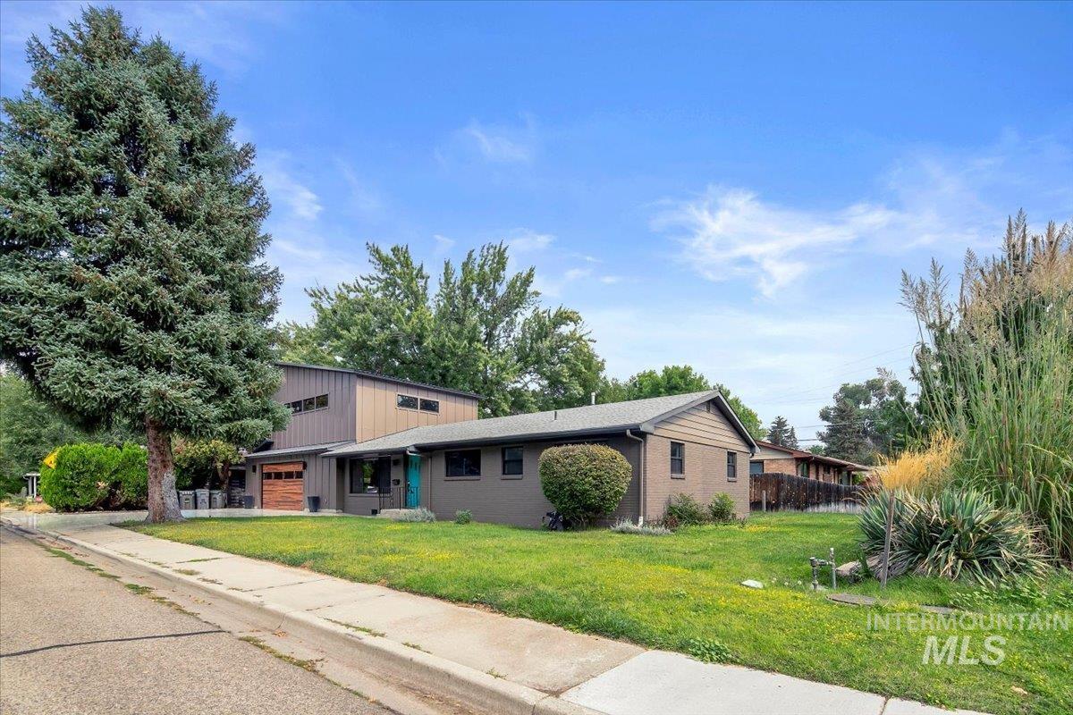 2106 N 32nd, Boise, Idaho 83703, 4 Bedrooms, 2 Bathrooms, Residential For Sale, Price $749,900, 98961258