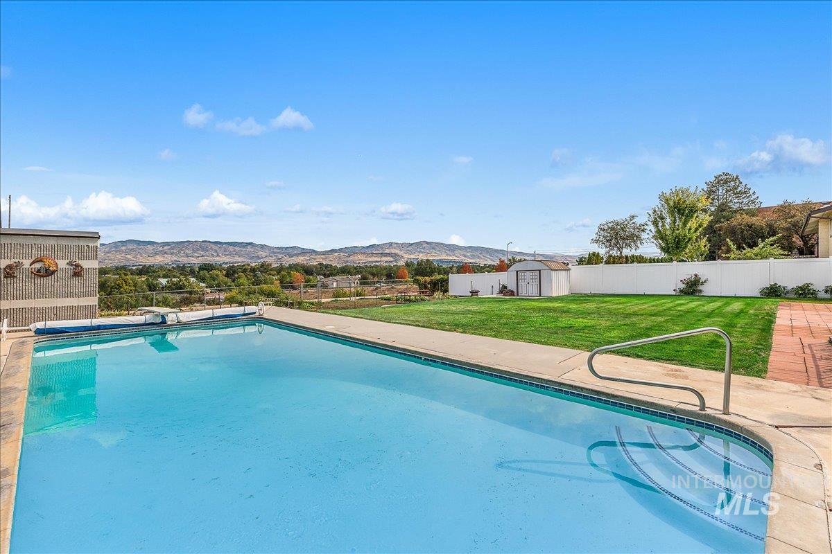 2800 W Sunrise Rim Rd, Boise, Idaho 83705, 4 Bedrooms, 2.5 Bathrooms, Residential For Sale, Price $599,000, 98961262