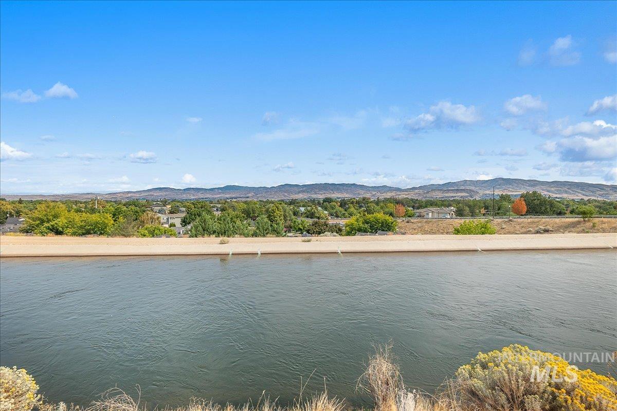 2800 W Sunrise Rim Rd, Boise, Idaho 83705, 4 Bedrooms, 2.5 Bathrooms, Residential For Sale, Price $599,000, 98961262