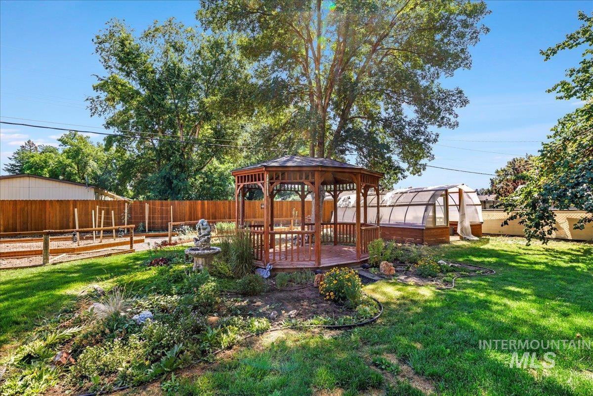 606 Montana Street, Gooding, Idaho 83330, 5 Bedrooms, 2 Bathrooms, Residential For Sale, Price $315,000, 98961265