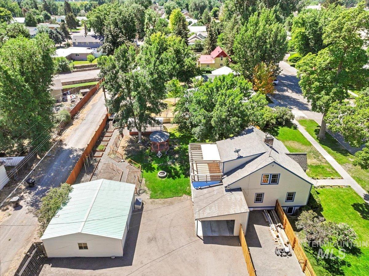 606 Montana Street, Gooding, Idaho 83330, 5 Bedrooms, 2 Bathrooms, Residential For Sale, Price $315,000, 98961265