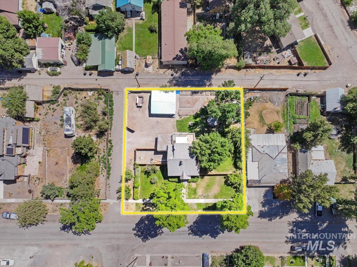 606 Montana Street, Gooding, Idaho 83330, 5 Bedrooms, 2 Bathrooms, Residential For Sale, Price $315,000, 98961265