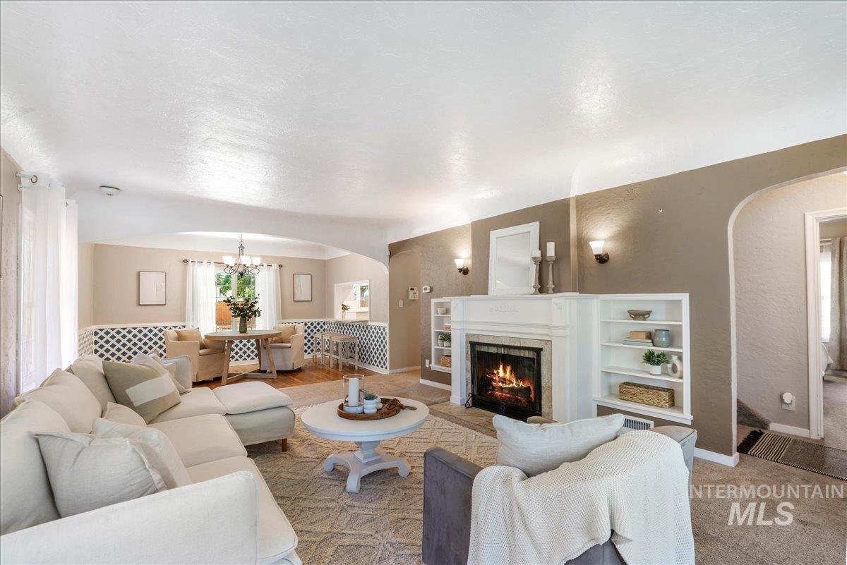 606 Montana Street, Gooding, Idaho 83330, 5 Bedrooms, 2 Bathrooms, Residential For Sale, Price $315,000, 98961265
