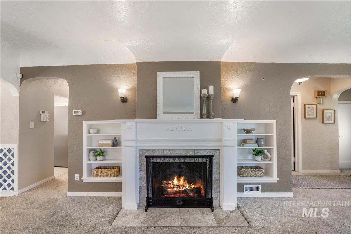 606 Montana Street, Gooding, Idaho 83330, 5 Bedrooms, 2 Bathrooms, Residential For Sale, Price $315,000, 98961265