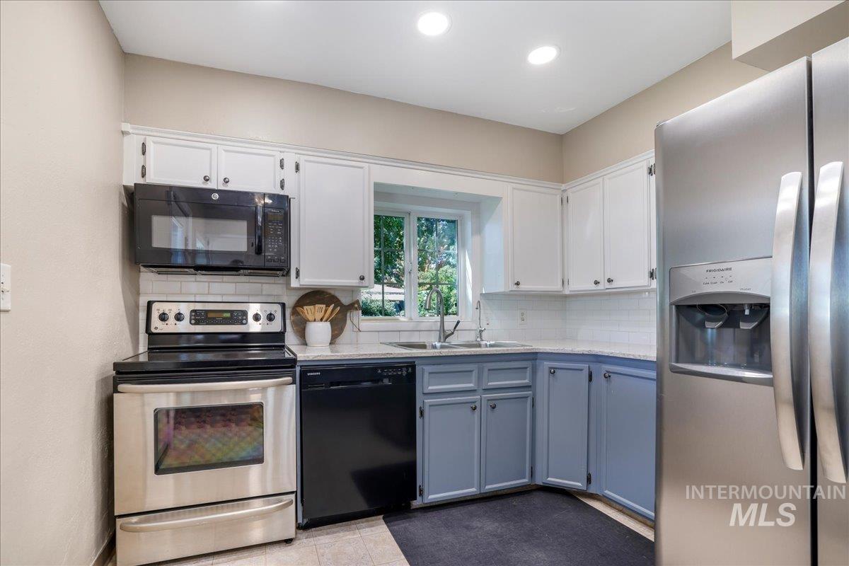 606 Montana Street, Gooding, Idaho 83330, 5 Bedrooms, 2 Bathrooms, Residential For Sale, Price $315,000, 98961265