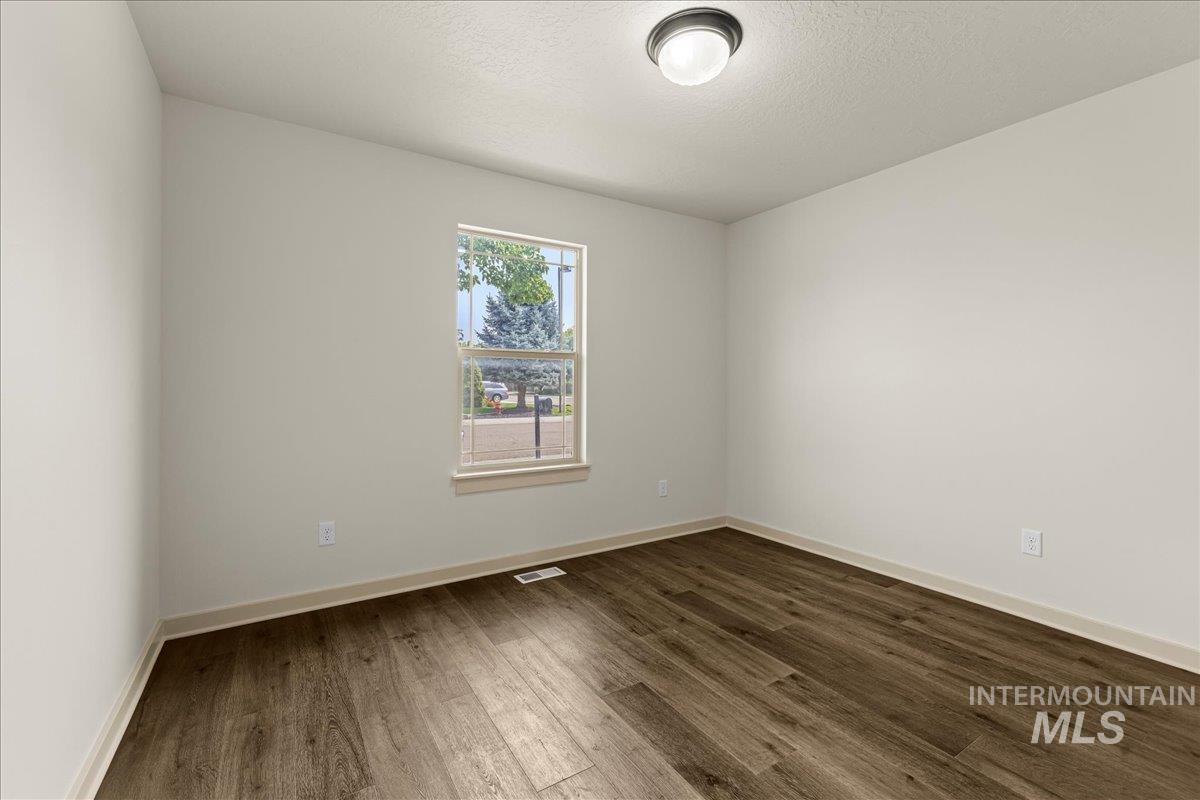 5979 S Atwell Grove Ave, Boise, Idaho 83709, 3 Bedrooms, 2 Bathrooms, Residential For Sale, Price $525,000, 98961285