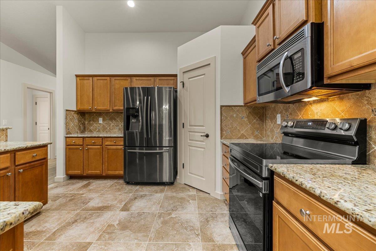 5979 S Atwell Grove Ave, Boise, Idaho 83709, 3 Bedrooms, 2 Bathrooms, Residential For Sale, Price $525,000, 98961285