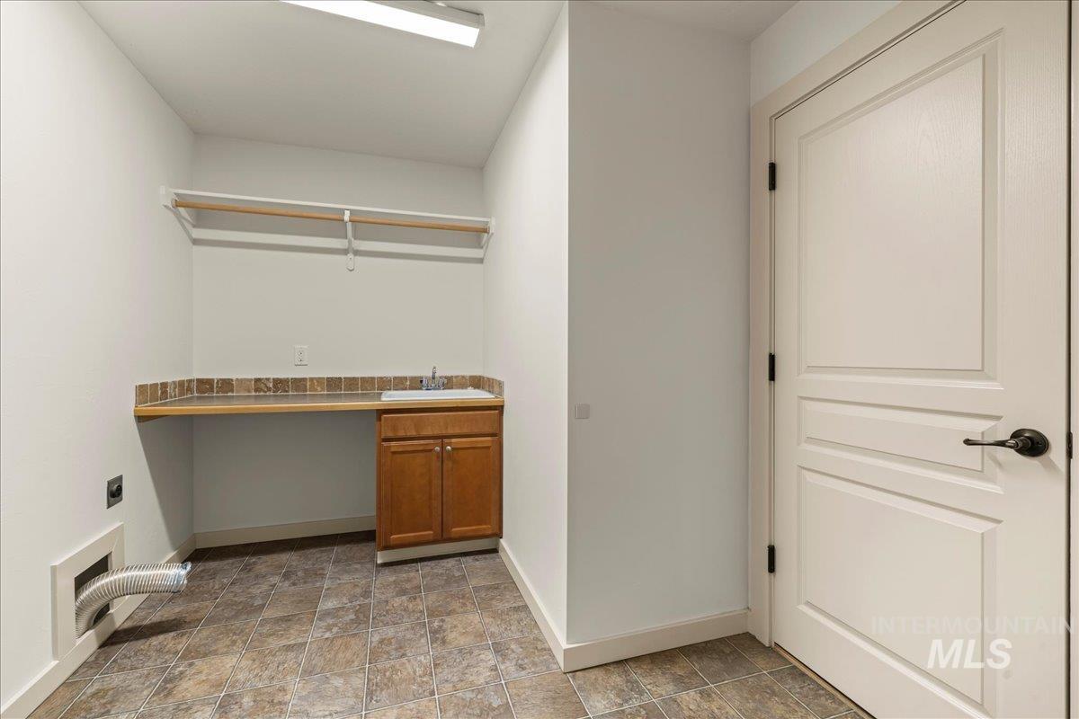 5979 S Atwell Grove Ave, Boise, Idaho 83709, 3 Bedrooms, 2 Bathrooms, Residential For Sale, Price $525,000, 98961285