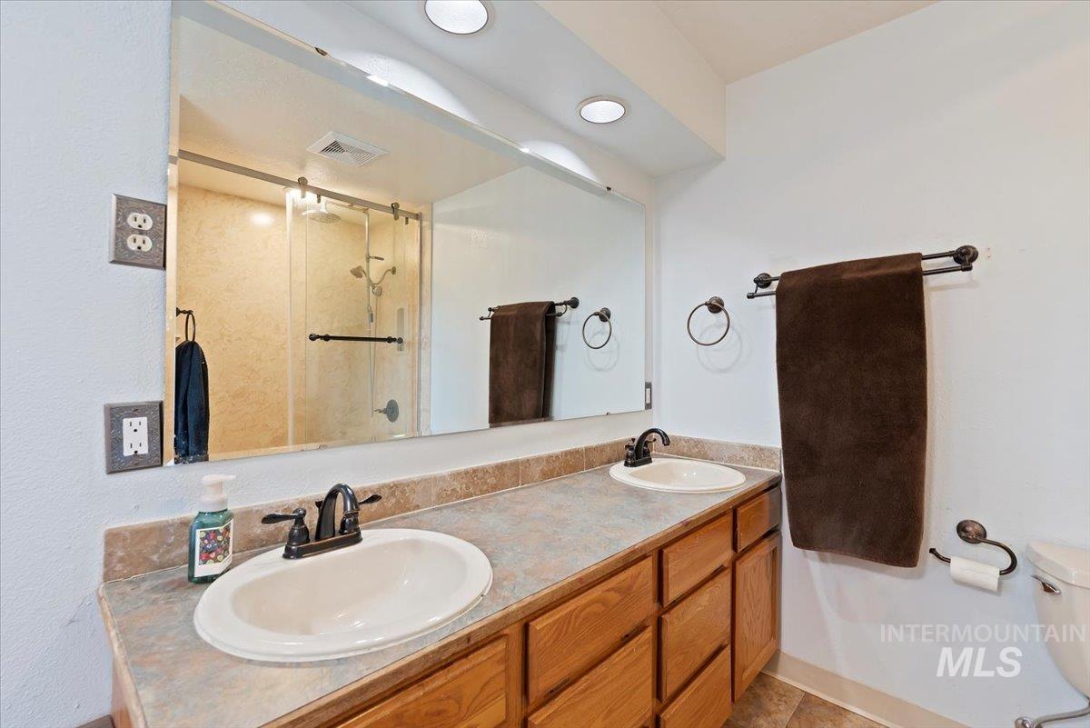3470 S Cole, Boise, Idaho 83709, 5 Bedrooms, 2.5 Bathrooms, Residential For Sale, Price $799,900, 98961313