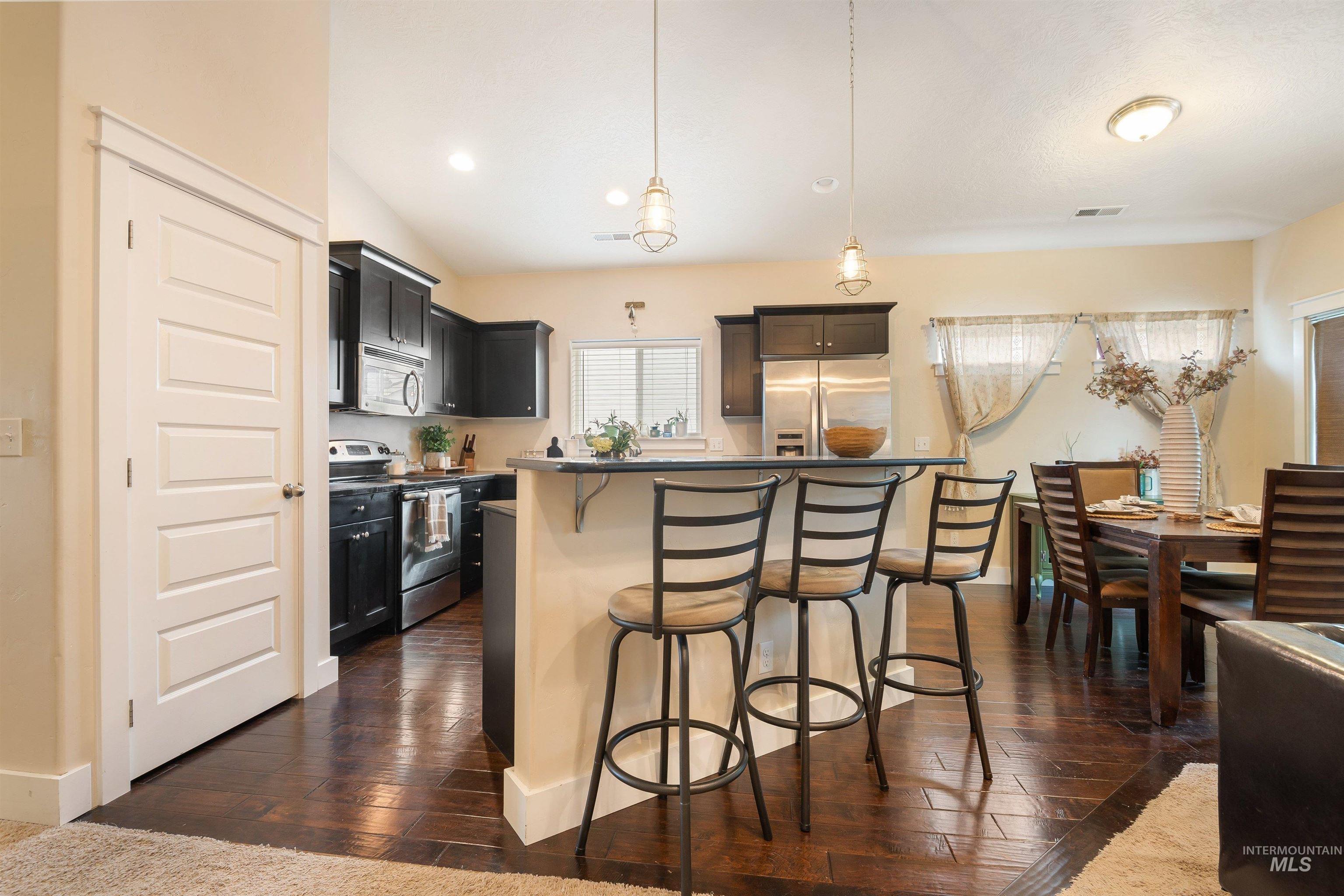 1567 NE Cinder Loop, Mountain Home, Idaho 83647, 3 Bedrooms, 2 Bathrooms, Residential For Sale, Price $375,000, 98961315