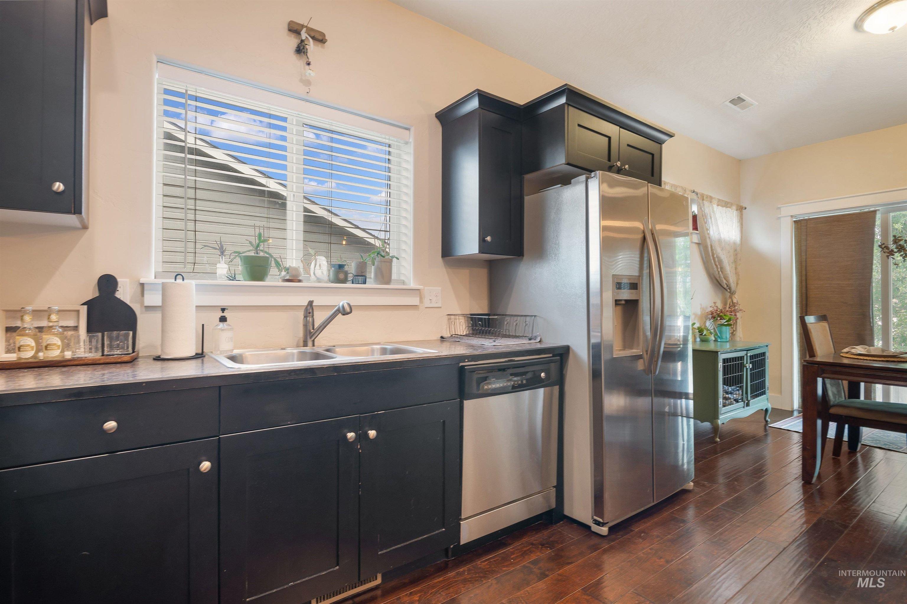 1567 NE Cinder Loop, Mountain Home, Idaho 83647, 3 Bedrooms, 2 Bathrooms, Residential For Sale, Price $375,000, 98961315