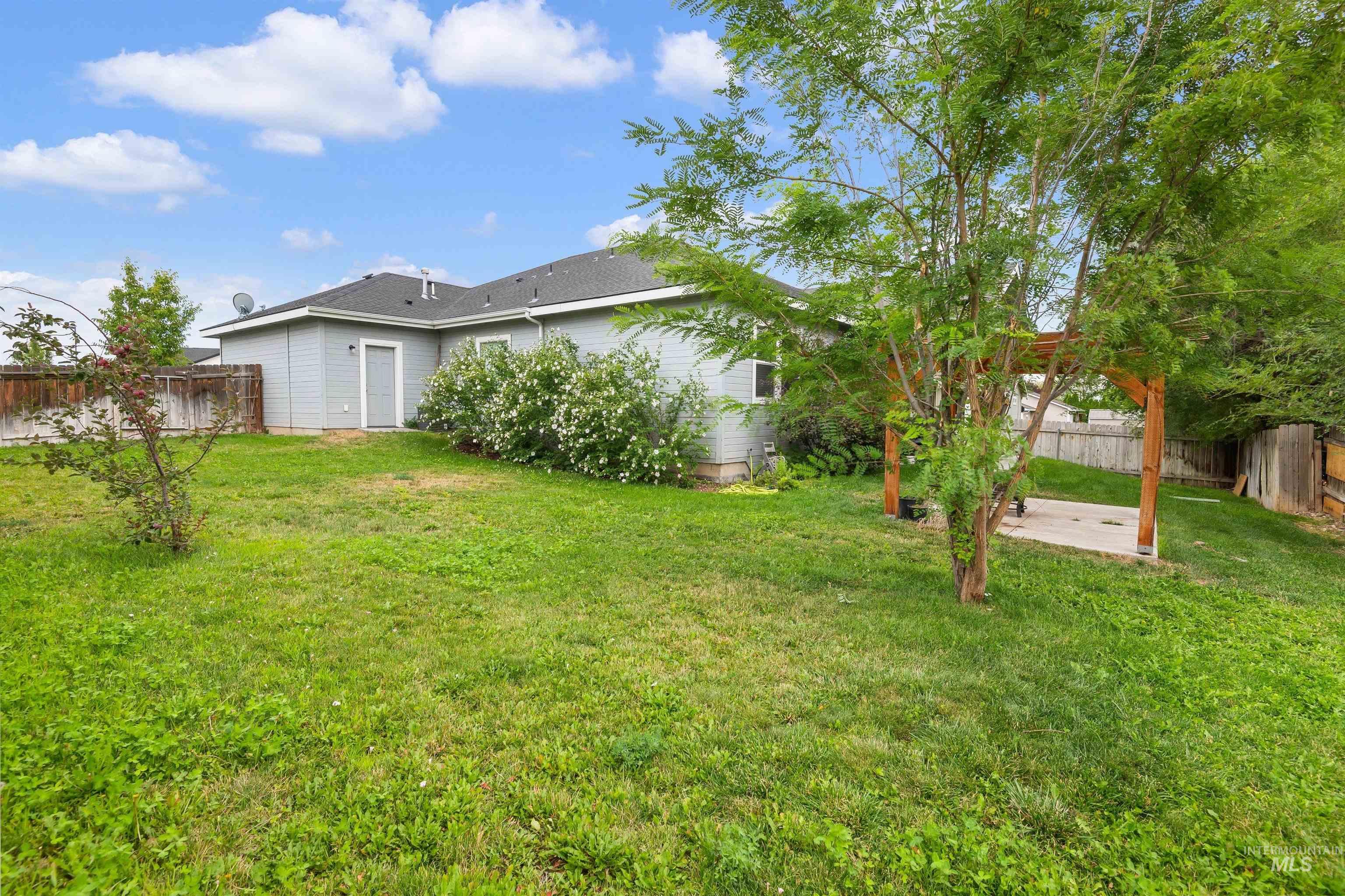 1567 NE Cinder Loop, Mountain Home, Idaho 83647, 3 Bedrooms, 2 Bathrooms, Residential For Sale, Price $375,000, 98961315