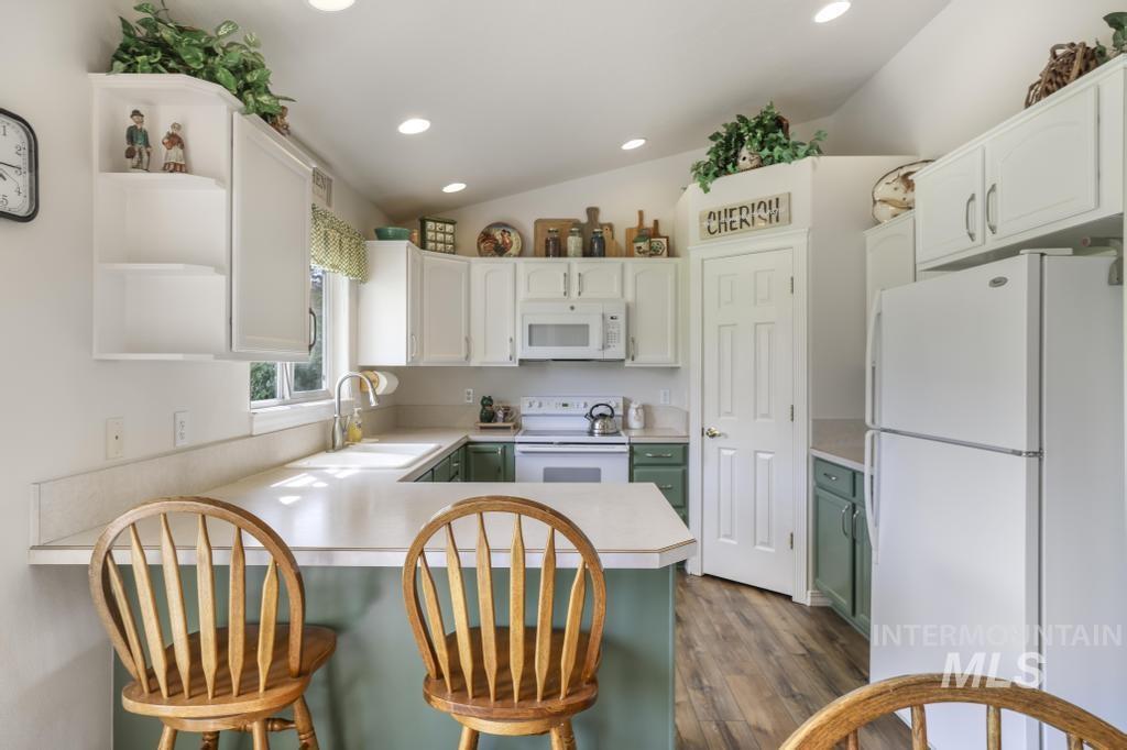 2515 E 3707 N, Twin Falls, Idaho 83301-0114, 3 Bedrooms, 2 Bathrooms, Residential For Sale, Price $479,900, 98961324