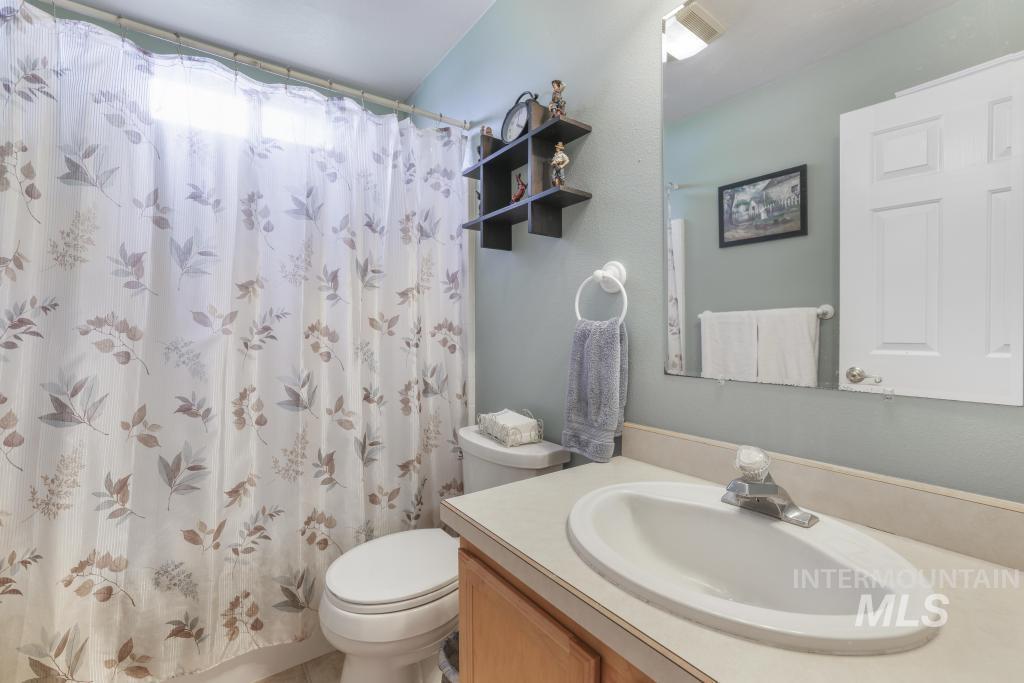 2515 E 3707 N, Twin Falls, Idaho 83301-0114, 3 Bedrooms, 2 Bathrooms, Residential For Sale, Price $479,900, 98961324