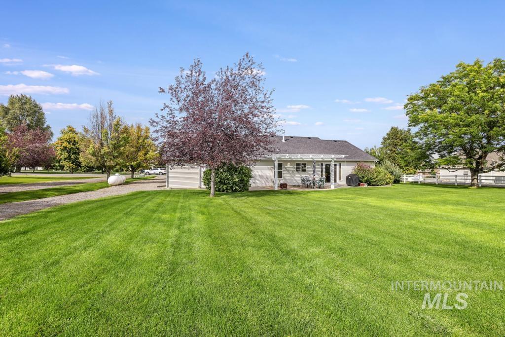 2515 E 3707 N, Twin Falls, Idaho 83301-0114, 3 Bedrooms, 2 Bathrooms, Residential For Sale, Price $479,900, 98961324
