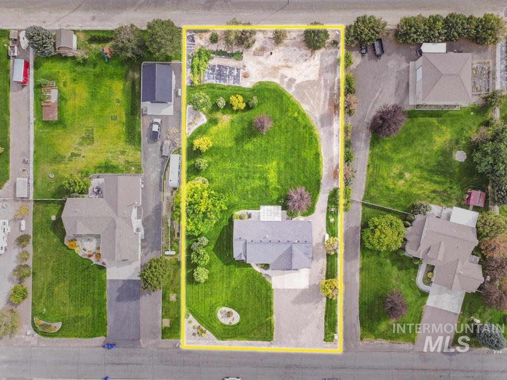 2515 E 3707 N, Twin Falls, Idaho 83301-0114, 3 Bedrooms, 2 Bathrooms, Residential For Sale, Price $479,900, 98961324