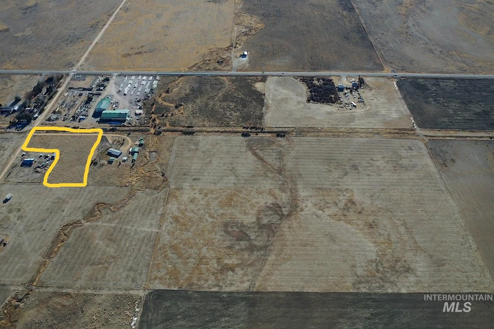 Aerial map of property and surrounding area