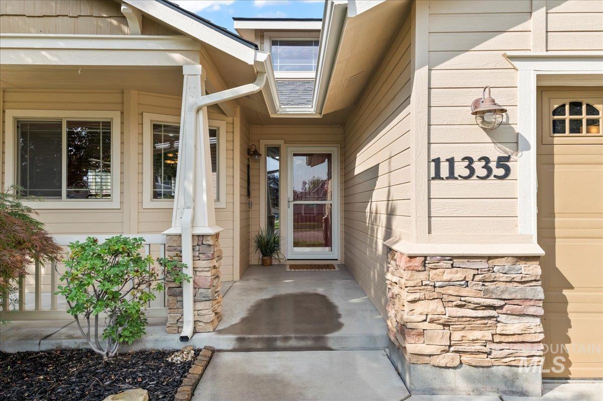 11335 W Hazelwood Dr, Boise, Idaho 83709, 3 Bedrooms, 2 Bathrooms, Residential For Sale, Price $459,990, 98961361