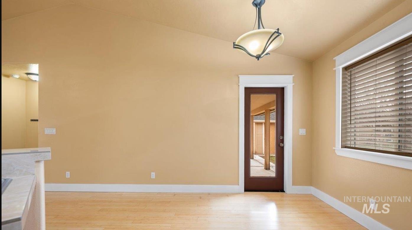 3889 N Maple Grove Rd, Boise, Idaho 83704, 3 Bedrooms, 2 Bathrooms, Residential Income For Sale, Price $385,000, 98961362