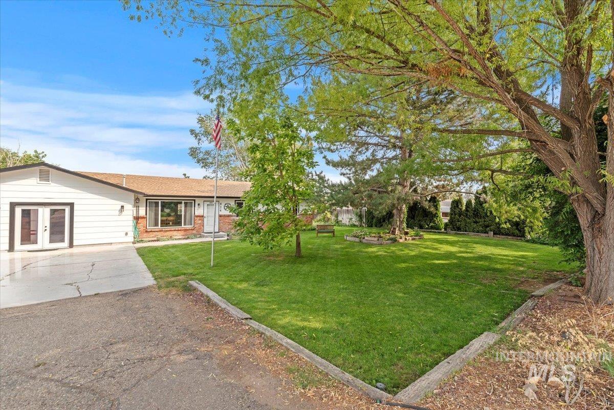 424 Lindenwood, Nampa, Idaho 83686, 2 Bedrooms, 2 Bathrooms, Residential For Sale, Price $450,000, 98961381