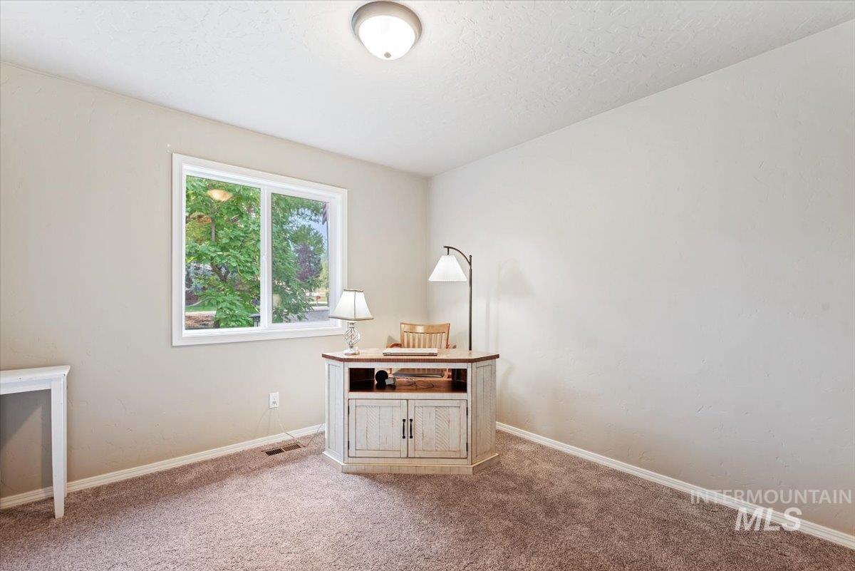 424 Lindenwood, Nampa, Idaho 83686, 2 Bedrooms, 2 Bathrooms, Residential For Sale, Price $450,000, 98961381