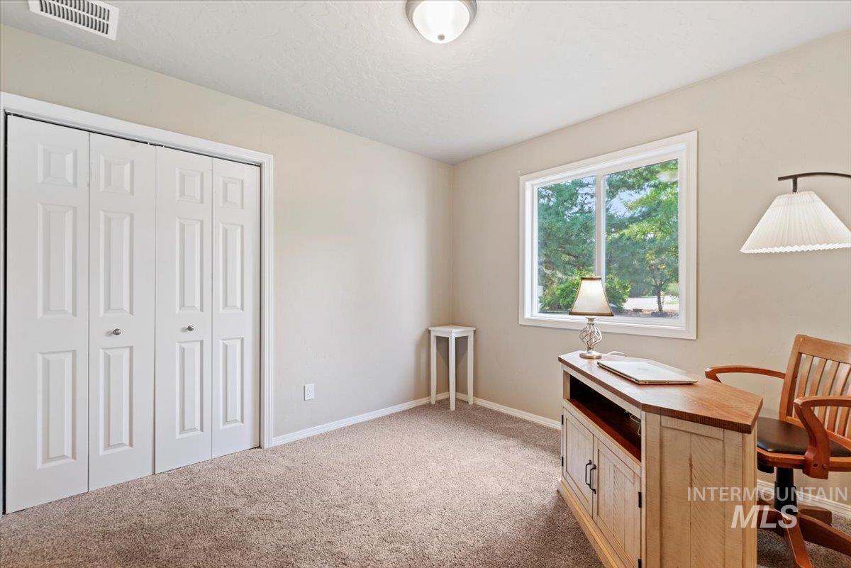 424 Lindenwood, Nampa, Idaho 83686, 2 Bedrooms, 2 Bathrooms, Residential For Sale, Price $450,000, 98961381