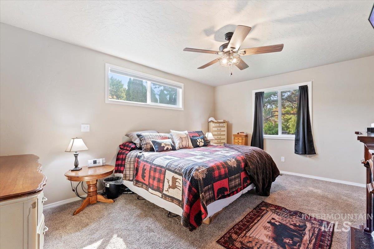 424 Lindenwood, Nampa, Idaho 83686, 2 Bedrooms, 2 Bathrooms, Residential For Sale, Price $450,000, 98961381