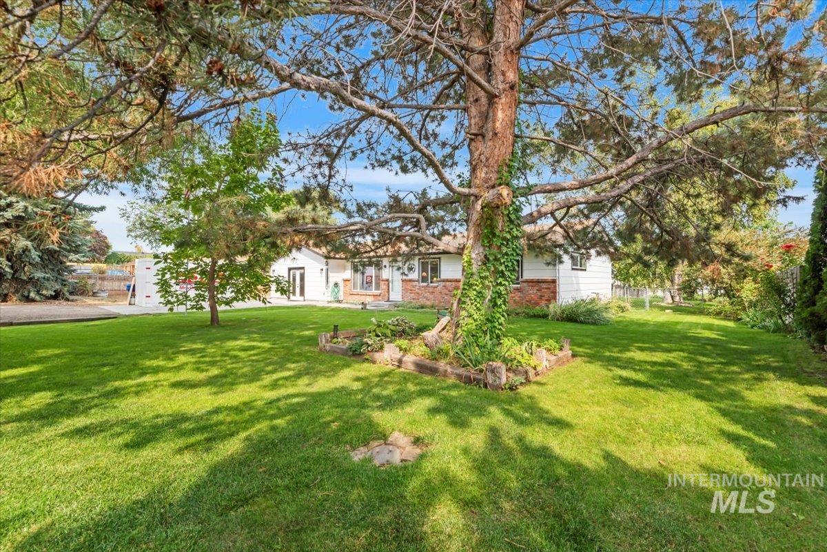 424 Lindenwood, Nampa, Idaho 83686, 2 Bedrooms, 2 Bathrooms, Residential For Sale, Price $450,000, 98961381