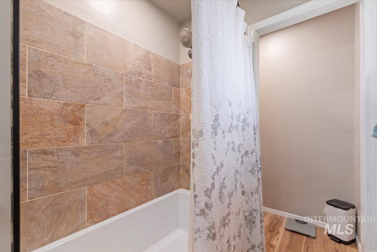 424 Lindenwood, Nampa, Idaho 83686, 2 Bedrooms, 2 Bathrooms, Residential For Sale, Price $450,000, 98961381