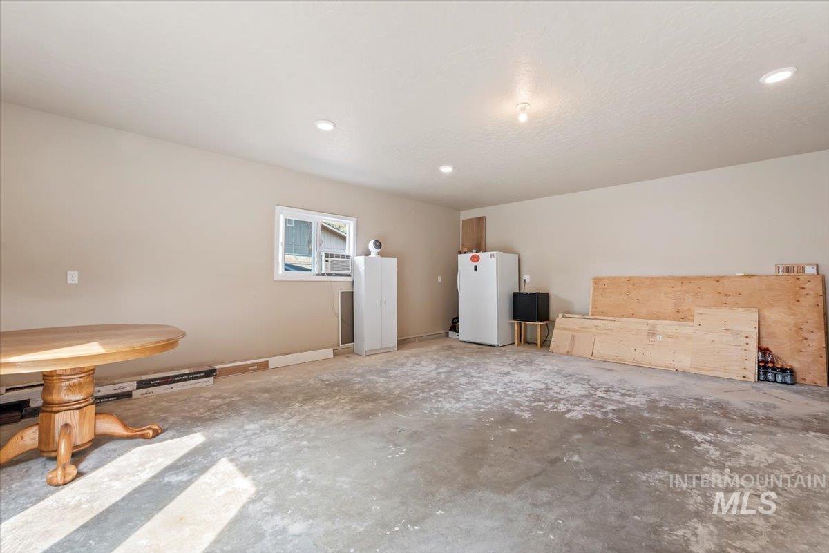424 Lindenwood, Nampa, Idaho 83686, 2 Bedrooms, 2 Bathrooms, Residential For Sale, Price $450,000, 98961381
