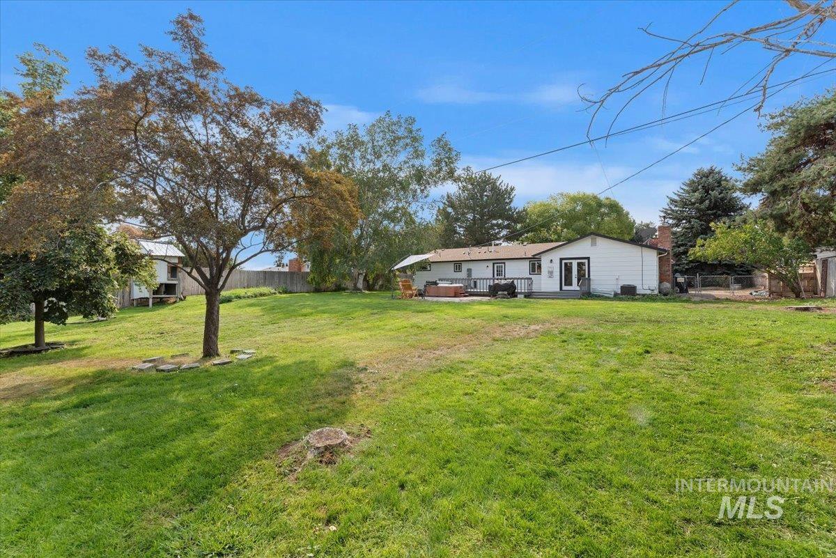 424 Lindenwood, Nampa, Idaho 83686, 2 Bedrooms, 2 Bathrooms, Residential For Sale, Price $450,000, 98961381