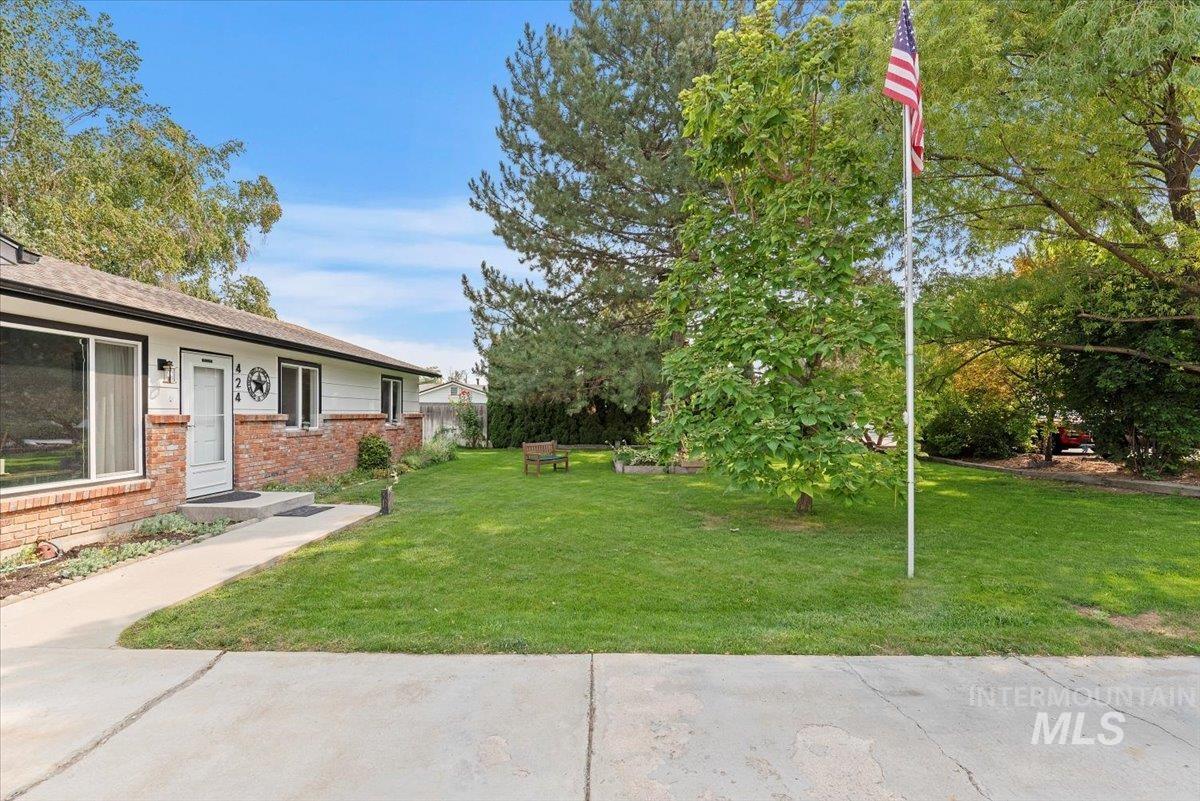 424 Lindenwood, Nampa, Idaho 83686, 2 Bedrooms, 2 Bathrooms, Residential For Sale, Price $450,000, 98961381