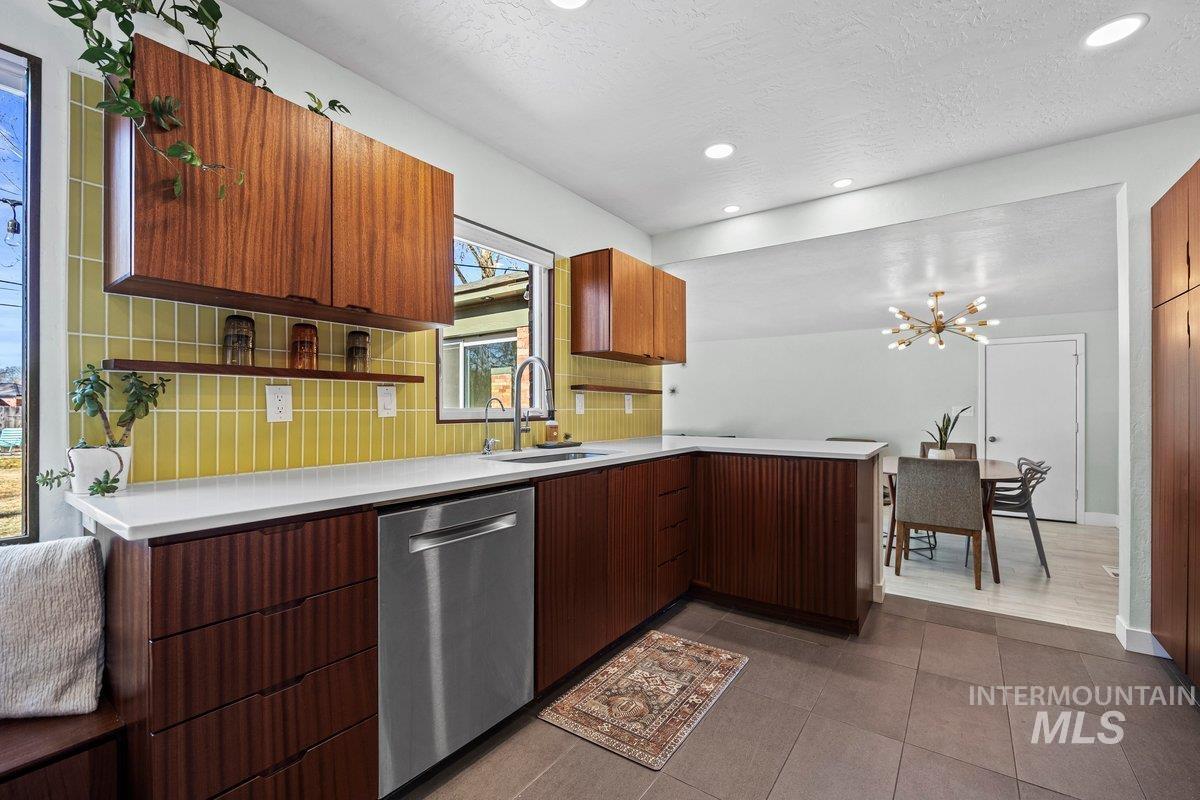 1903 N Laurel, Boise, Idaho 83706, 5 Bedrooms, 3 Bathrooms, Residential For Sale, Price $835,000, 98961382