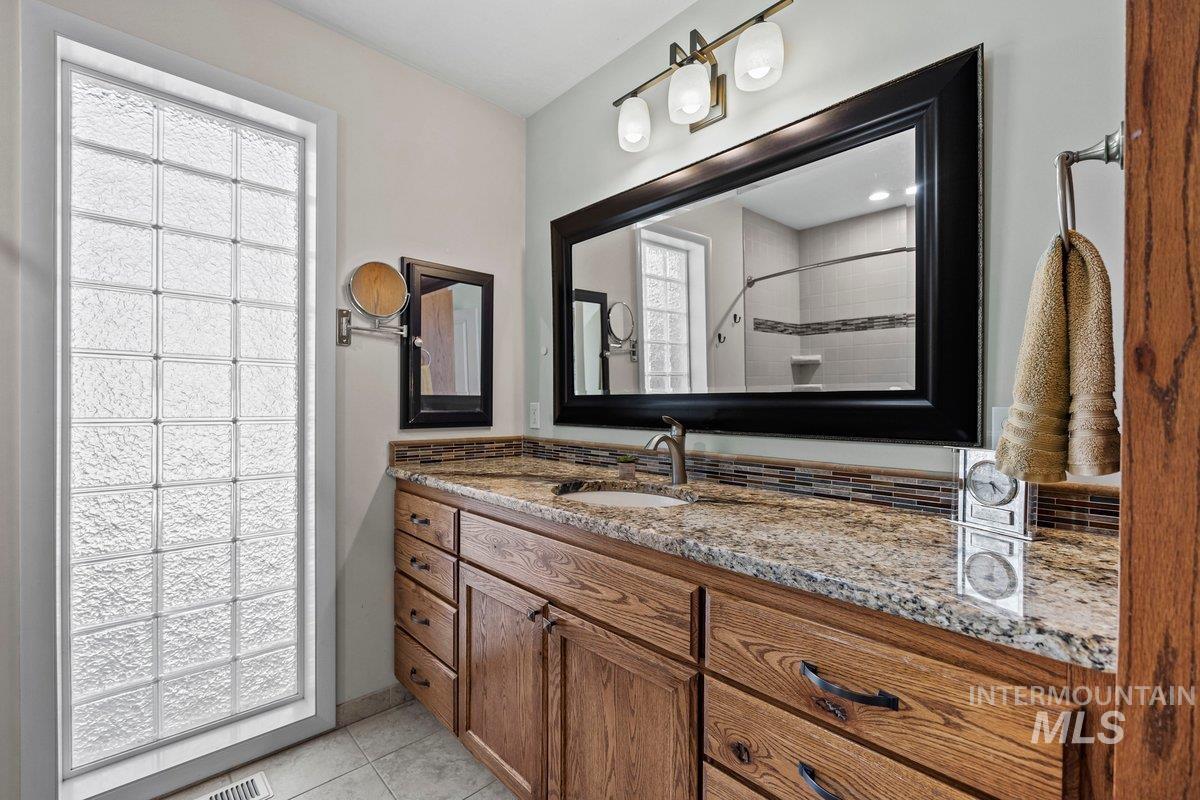 1903 N Laurel, Boise, Idaho 83706, 5 Bedrooms, 3 Bathrooms, Residential For Sale, Price $835,000, 98961382