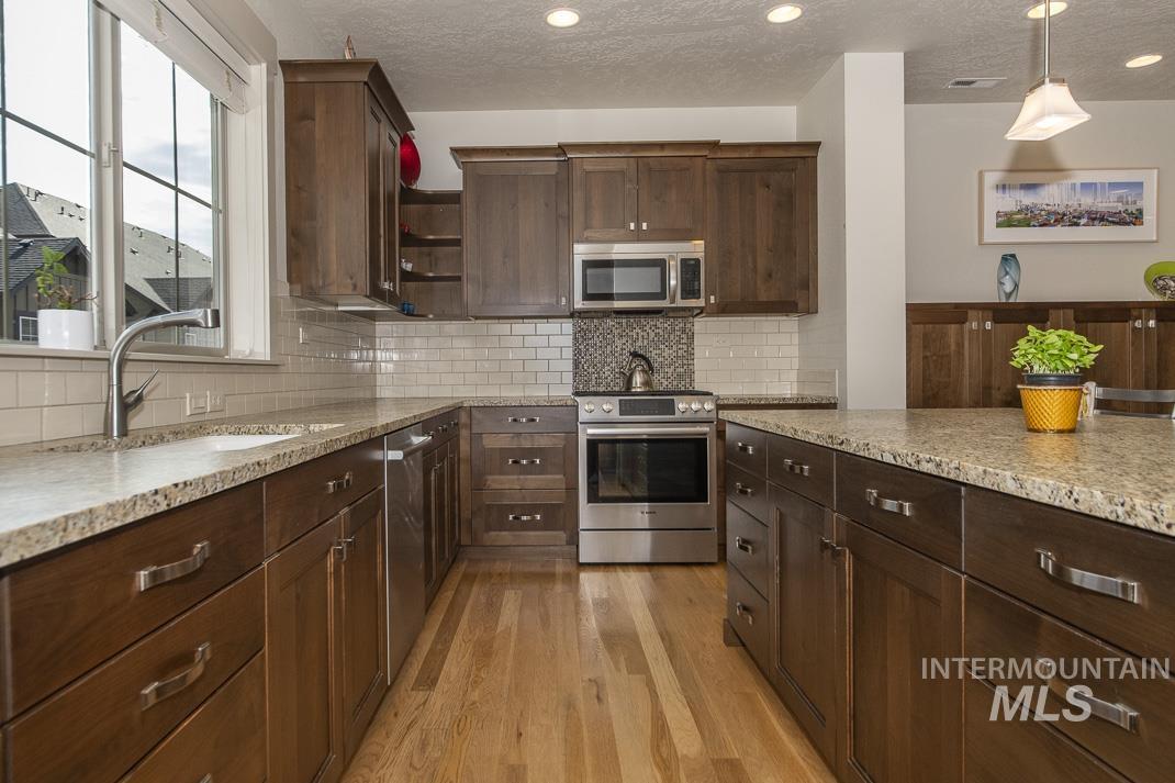 3235 E. Front Runner Lane, Boise, Idaho 83716, 3 Bedrooms, 2.5 Bathrooms, Residential For Sale, Price $800,000, 98961392